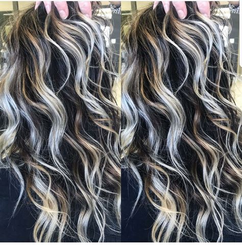 Blonde Summer, Summer Hair Highlights For Brunettes, Summer Balayage, Curly Hair Photos, Highlights Blonde, Highlights For Brunettes, Summer Hair Highlights, Gorgeous Hair Color, Brown Hair With Blonde Highlights