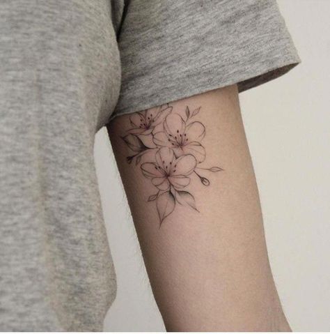 Inner Arm Tats For Women, Inner Upper Arm Tattoos For Women, Inner Arm Tattoos For Women Bicep, Inner Bicep Tattoos For Women, Upper Inner Arm Tattoos For Women, Inner Arm Tattoos For Women, Bicep Tattoo Women, Lower Arm Tattoos, Henne Tattoo