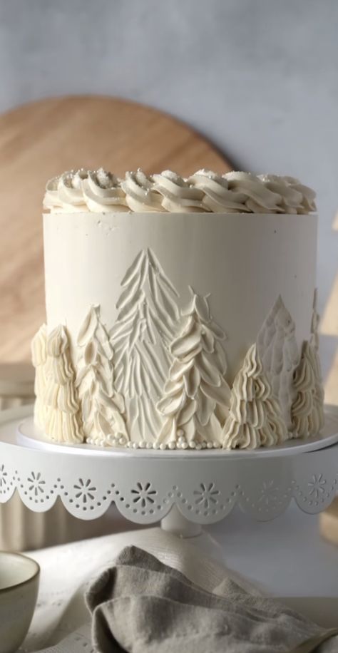 Birch Yule Log Cake, Winter Woodland Birthday Cake, Rustic Cake Decor, Christmas Cake Inspiration, Winter Hat Cake, Winter Cake Decor, Christmas Bridal Shower Cake, Pretty Winter Cakes, Holiday Birthday Cake