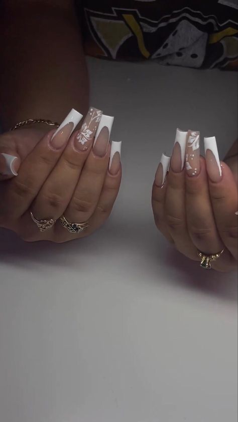 French White Design Nails, Square Nails Ideas White, Cute White Square Acrylic Nails, White Aycrlic Nails Designs, White Designs Acrylic Nails, White Or Clear Nails, Simple Nail Sets Acrylic, Y2k Aesthetic Nails White, White Acyrilics Nails With Design