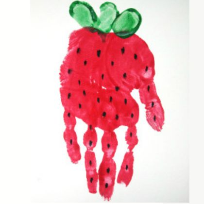 25 Super Sweet Berry Crafts For Kids – Page 8 – Play Ideas Aktiviti Tadika, Hand Print Art, Strawberry Crafts, Fruit Crafts, Red Crafts, Strawberry Art, Footprint Crafts, Toddler Arts And Crafts, Vevey