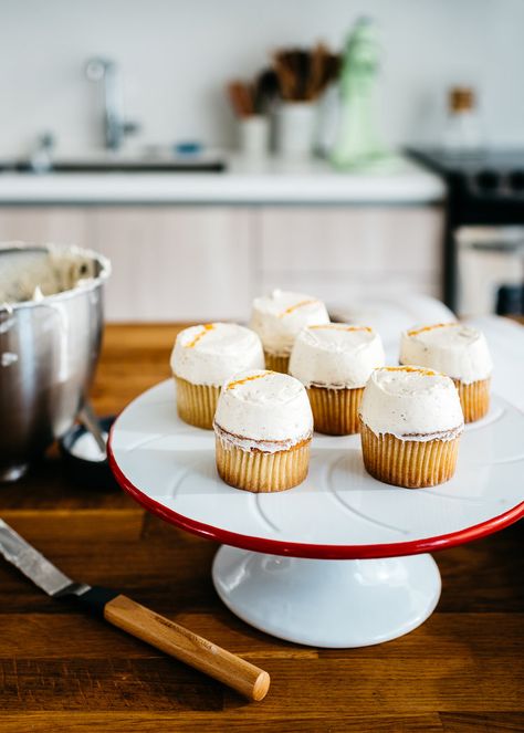 Cardamom Cupcakes, Baking Journal, Cupcakes Recipes, Banana Cupcakes, Gourmet Cupcakes, Can We Talk, Delicious Cakes, Hand Pies, Cupcake Ideas