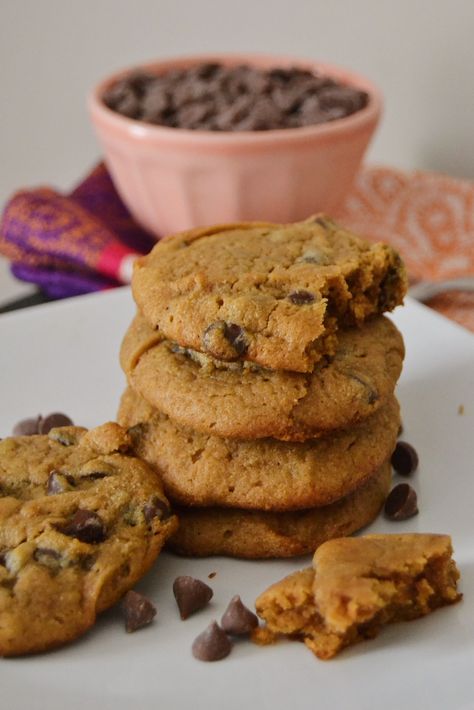 Carob Chips Recipes, Carob Recipes, Acid Reflux Recipes, Soft Cookies, Dog Biscuit Recipes, Healthy Dog Treats Homemade, Carob Chips, Doggie Treats, Pet Tips