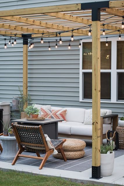 Turning a Basic Concrete Patio into A Pretty Patio with a Modern Pergola Diy Garden Patio, Pergola Diy, Concrete Patios, Garden Patio Decor, Patio Pergola, Modern Pergola, Pergola Design, Patio Diy, Beautiful Patios