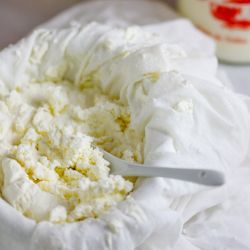 Home-made Ricotta cheese - one of the easiest recipes for ricotta Home Made Ricotta Cheese, Cheese Recipes Homemade, Ricotta Cheese Recipes, Diy Cheese, Ricotta Recipes, Donna Hay, Cheese Dishes, Homemade Cheese, Simply Delicious