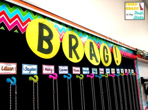 Third Grade in the First State: Brag Tag Display Brag Tags Display, Organize Classroom, Behavior Goals, Teaching Classroom Management, Motivate Students, Brag Tags, Classroom Expectations, Classroom Behavior Management, 5th Grade Classroom