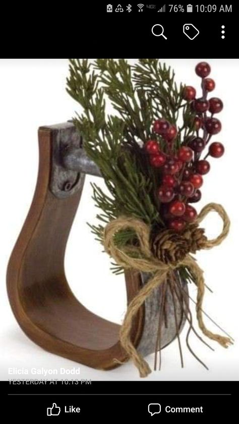 Horse Furniture, Western Christmas Decorations, Western Wreaths, Western Crafts, Cowboy Decorations, Christmas Western, Country Christmas Decorations, Horse Crafts, Cowboy Christmas