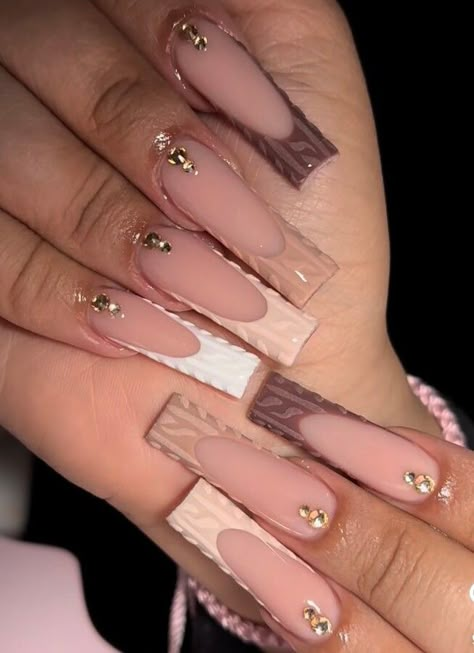 sweater nails, sweater nail designs, sweater nail, sweater aesthetic, sweaters aesthetic, nail art Christmas Sweater Nails, Brown Acrylic Nails, Brown Nails Design, Long Acrylic Nail Designs, Winter Nails Acrylic, Long Nail Designs, Sweater Nails, Girly Acrylic Nails, Fall Acrylic Nails