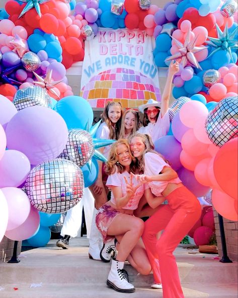 University of Arkansas “PC’22 We Adore You” Harry Styles Bid Day theme. Disco Fine Lone Harry Styles Sorority BidDay Balloons. Baloon arch pink and blue. Delta Disco Bid Day, Festival Sorority Theme, Fun Bid Day Themes, Disco Banner Sorority, Welcome To The Disco Bid Day, Bid Day Balloons, Disco Theme Bid Day, Kappa Delta Bid Day Themes, Harry Styles Sorority