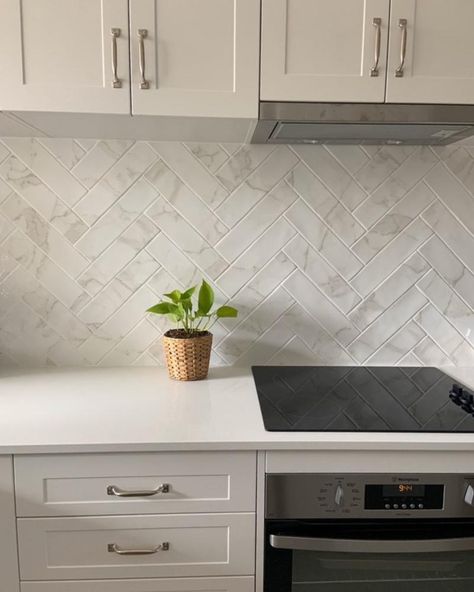 Kitchen Backslash, Townhome Decorating, Backsplash Kitchen White Cabinets, Shop Tile, Hamptons Kitchen, Kitchen Benchtops, Tile Store, Kitchen Backsplash Designs, Backsplash Designs