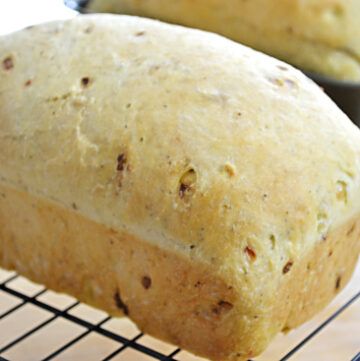 Stuffing Bread Recipe Holiday Turkey Sandwich, Best Bread For Stuffing, Stuffing Bread, Sweet Dinner Rolls, Bread Stuffing, Freezer Cooking Recipes, Homemade Stuffing, Easy Freezer Meals, Cheese Pie