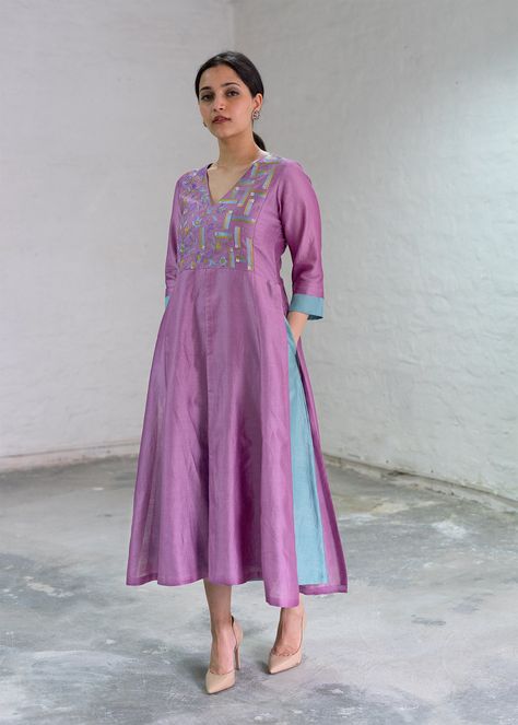 Tafta Silk Suits Designs, Chanderi Dress Designs, Silk Dress Patterns Indian Kurti, Lavender Kurta For Women, Chanderi Silk Kurti Designs Latest, Lavender Suits For Women Indian, Lavender Dress Indian, Lavender Kurti Designs, Chanderi Kurta Designs