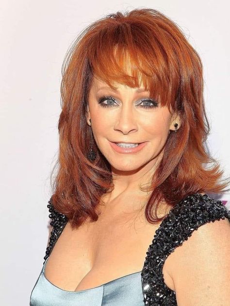 Reba Mcentire Hairstyles, Elvis Performing, Vintage Dolly Parton, Country Female Singers, The Entertainer, Entertainer Of The Year, Reba Mcentire, Cma Awards, Brad Paisley