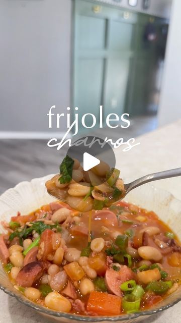 ɢᴇɴᴇᴠɪᴇᴠᴇ ᴄᴀʀʀᴀɴᴢᴀ on Instagram: "Frijoles charros 🫘 🍅 🌶️ 🥓  #easyrecipes #recipe #recetas #comidacasera #comidamexicana #explorepage #viral #trendingreels" Frijoles Charros Recipe, Food Receipt, Easy Meals, On Instagram, Instagram