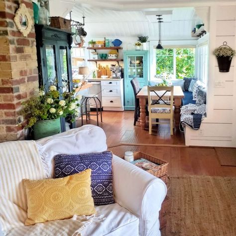 Shiplap and Shells - Colorful Cottage Living Room Summer Tour | A tour of my summer cottage living room, where you'll find coastal inspiration throughout, and shades of blues and greens. #coastalcottage #cottagestyle #summertour #cottagelivingroom #beachcottage #hometour Colorful Cottage Living Room, Winter Home Decor Cozy, Old Beach House, Coastal Inspiration, Colorful Cottage, Cottage Living Room, Arizona House, Cottage Living Rooms, Cottage Interior