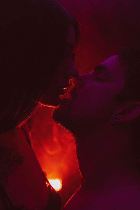 Red light
Smokey 
Couple kissing 
Close up shot Romantic Photos Aesthetic, Euphoria Photoshoot, Creative Portraiture, Romantic Couple Getaways, Couples Getaway, Classy Couple, Dark Romance Books, Couple Getaway, My Kind Of Love