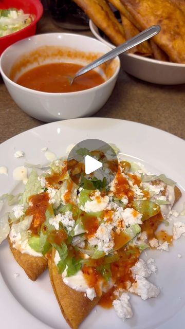 Jenny Curiel on Instagram: "Tacos de Papa 🌮 #tacosdepapa #tacos #mexicanfood #comidamexicana #cocinamexicana #cocinandoconamor #cocinandoando" Dominican Dinner Recipes, Fast Mexican Dinner Recipes, Potato Tacos Mexican, Papa Tacos, Mexican Recipes For Dinner, Comida Mexicana Ideas, Dinner Ideas Mexican, Comidas Mexicanas Ideas, Hispanic Food Recipes