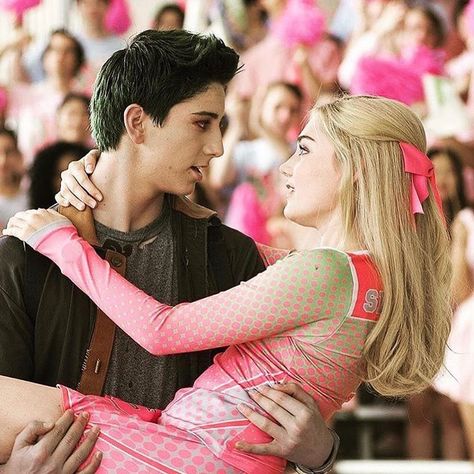 Milo the Zombie🧟‍♂️ on Instagram: “The moment Zed and Addison fell in love💚🤍 #disneyzombies #disneyzombies2 #zombies #zeddison” Milo Manheim, Disney, Instagram, Zombies