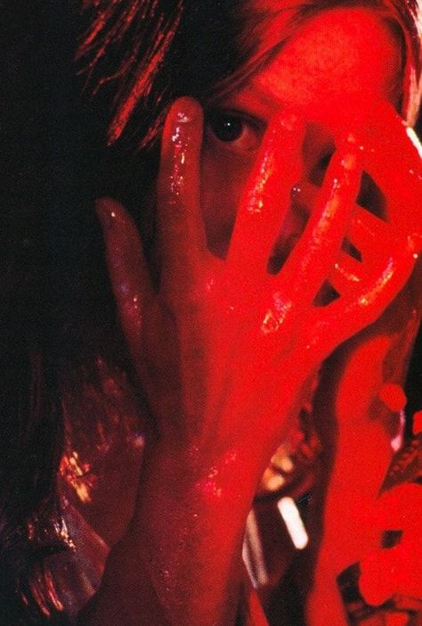 Carrie (1976) dir. Brian De Palma Carrie Stephen King, Carrie Movie, Carrie 1976, Carrie White, Girl Interrupted, Septième Art, I Love Cinema, Laugh At Yourself, Red Aesthetic