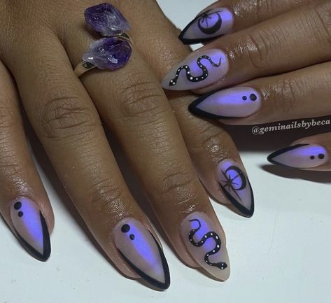 Matte Witchy Nails, Natural Goth Nails, Edgy Goth Nails, Spring Witchy Nails, Short Alt Nail Ideas, Witchy Press On Nails, Goth Beach Nails, Goth Vacation Nails, Alternative Summer Nails