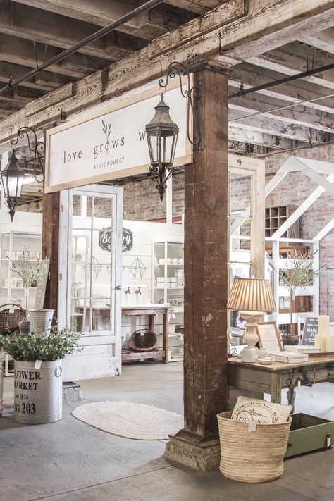 Country Retail Store Design, Farmhouse Store Design, Storefront Decorating Ideas, Tiny Home Retail Store, Love Grows Wild, Shed Retail Store, Beautiful Retail Spaces, Booth Entrance Ideas, Warehouse Retail Design