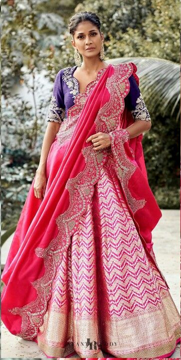 Benaras Lehenga, Wedding Lehangas, Designer Lehnga Choli, Lehenga Inspiration, Lehenga Hairstyles, Peach Lehenga, Designer Bridal Lehenga Choli, Lehenga Saree Design, Choli Dress