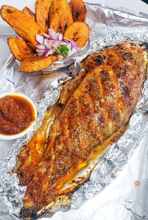 Croaker Fish Recipes, Grill Fish In Foil, Grilled Walleye, Croaker Fish, Fried Whole Fish, Baked Whole Fish, Hosting Recipes, Soul Recipes, Walleye Recipes