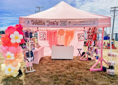 Tent Pop Up Shop, Vendor Canopy Booth Displays, Pink Vendor Booth Ideas, Kawaii Vendor Booth, Tshirt Pop Up Shop Display, Pop Up Booth Ideas, Pop Up Shop Display Ideas, Vendor Events Displays, Booth Display Ideas Diy