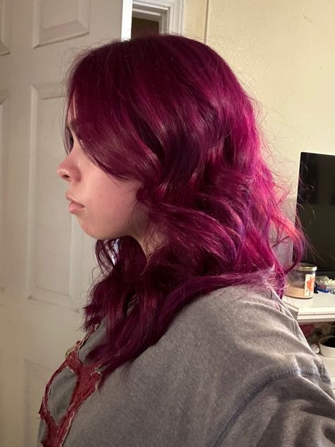 Magenta Split Dye, Purple Pinkish Hair, Purple Ish Red Hair, Raspberry Colored Hair, Magenta Hair With Highlights, Deep Raspberry Hair Color, Dark Fuchsia Hair, Dark Pink Dyed Hair, Magenta And Red Hair