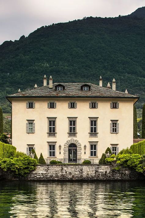 The literal house from 'House of Gucci' is now on Airbnb | Vogue India Lake Como Villas, House Of Gucci, Italian Lakes, Italian Villa, Indoor Swimming Pools, Al Pacino, Beautiful Villas, Conde Nast, Lake Como