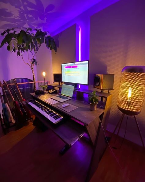 Recording Studio Room, Producer Studio, Studio Recording Room, Music Recording Studio, Studio Music Room, Music Corner, Hifi Room, Workspace Setup, Produce Music