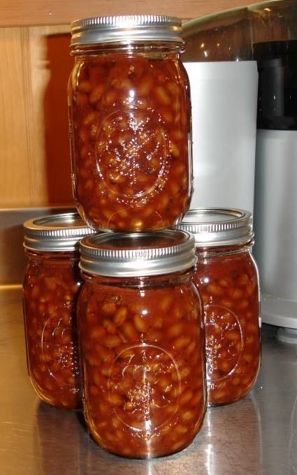 Macncheese Recipe, Canning Beans, Canned Baked Beans, Bbq Beans, Canning Vegetables, Canning Food Preservation, Canned Food Storage, Canning Tips, Pressure Canner