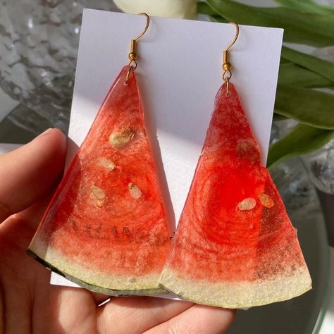 Crazy Earrings, Resin Crafts Tutorial, Expensive Jewelry Luxury, Fruit Jewelry, Handmade Things, Real Fruit, Fruit Earrings, Magical Jewelry, Earrings Diy