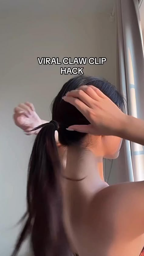 Ponytail Claw Clip Hack, Thick Claw Clip Hairstyles, Fast Claw Clip Hairstyles, Claw Clip Hairstyles Long Hair All Up, How To Do A French Twist With Claw Clip, How To Style Your Hair With A Claw Clip, Clock Clip Hairstyles, Claw Clip Styles For Medium Length Hair, How To Wear Claw Clips With Medium Hair