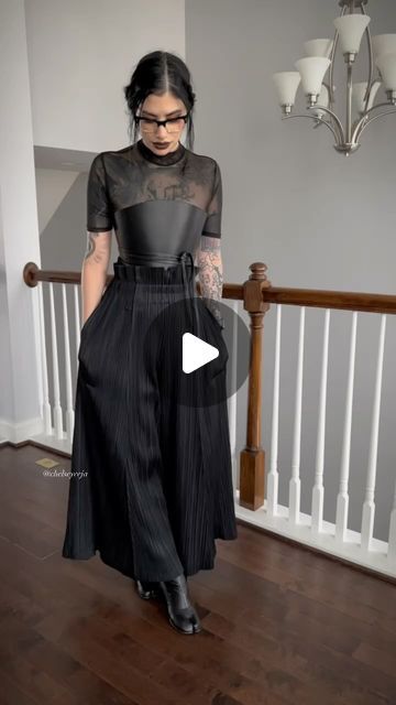 Chelsey Ceja on Instagram: "Corset belt from @dehanche__ 
Trousers from @pleatspleaseisseymiyake 
Boots from @maisonmargiela 

#allblack #allblackeverything #grwm #grwmreel #gothgoth #tattoo #maisonmargiela #styleinspo" Corset And Trousers Outfit, Belt Corset Outfit, Chelsey Ceja, Corset And Trousers, Baggy Jumpsuit, Belt Corset, Corset Outfit, Trouser Outfit, Corset Belt