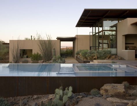 The Brown Residence / Lake|Flato Architects. The relationship of the hot tub to the pool. Ideas De Piscina, Lake Flato, Living Pool, Desert House, Infinity Pools, Modern Pools, Desert Homes, Swimming Pool Designs, Above Ground Pool