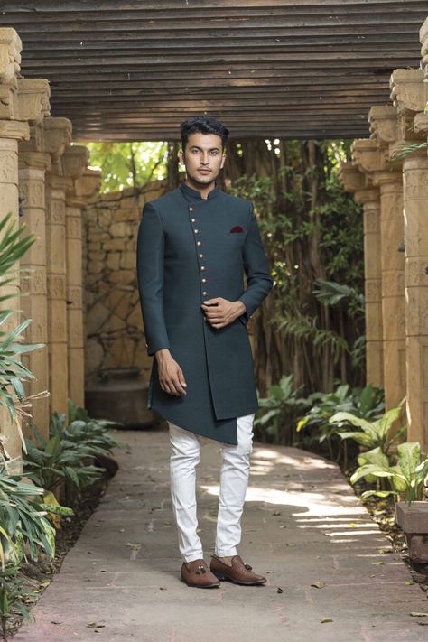 Groom Wedding Clothes, Indowestern Outfits For Men, Marriage Dress For Men, Indian Wedding Suits Men, Sherwani For Groom, Indowestern Sherwani, Indian Groom Dress, Man Dress Design, Mens Indian Wear