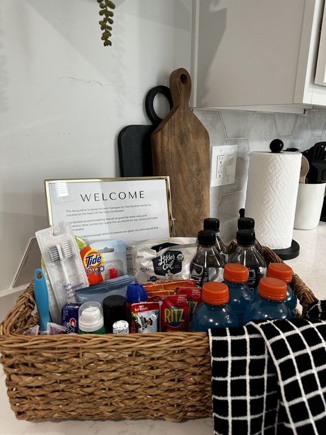 Welcome Guest Room Basket, Welcome Basket House Guest, Guest Visiting Basket, Gift For House Guest, Holiday Guest Welcome Basket, Vrbo Gift Basket Ideas, Beach Welcome Basket, House Guest Gift Basket, Guest Essentials Basket