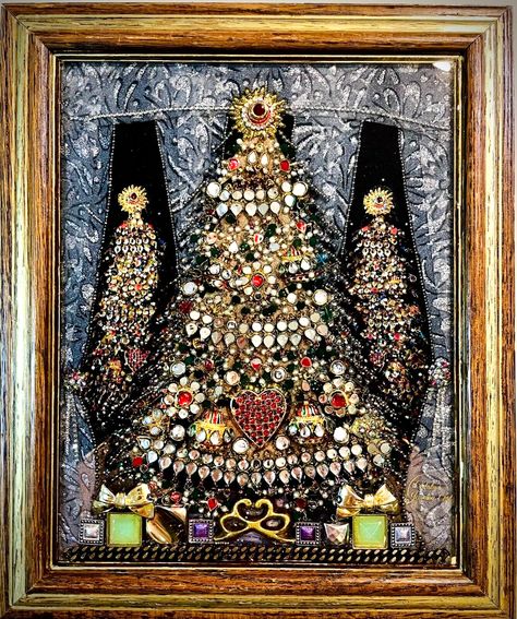 CHRISTMAS TREE, FRAMED JEWELRY ONE OF A KIND ART, HOME DECOR, UNIQUE GIFT | eBay Boho Dinnerware, Vintage Style Wall Decor, Tree Curtains, Jewelry Trees, Framed Jewelry Art, Old Jewelry Crafts, Jeweled Christmas Trees, Framed Jewelry, Jewelry Frames