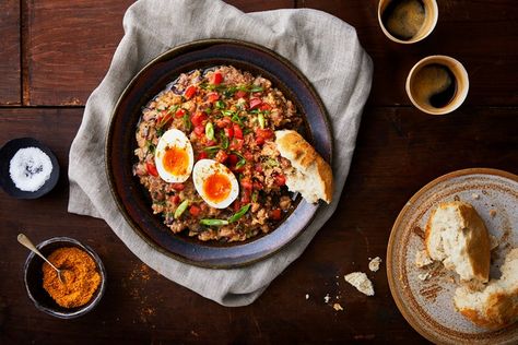 This Ethiopian ful medames recipe makes a superb, spicy breakfast, served with boiled eggs and crusty white rolls. Ful Recipe, Ful Medames, Sous Vide Vegetables, Cardamom Recipe, Banana Frita, Great British Chefs, Easy Curry, Cinnamon Recipes, Midweek Meals