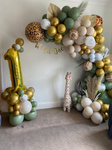 Balloons For 1st Birthday Party, Wild One Birthday Balloon Garland, Two Wild Birthday Party Balloon Arch, Balloon Arch For 1st Birthday, Four Ever Wild Balloon Arch, Simple Jungle Birthday Decor, Born Two Be Wild Balloon Arch, Animals Balloons Decoration, Wild One First Birthday Decor