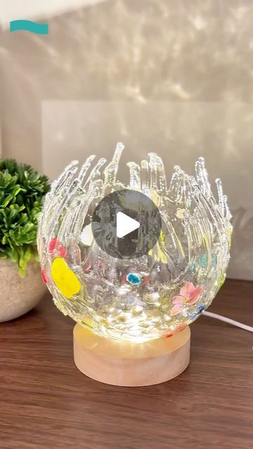 Resin New Idea, Lamp Making Diy, Uv Resin Craft Ideas, Unique Art And Craft Ideas, Resin Art Ideas Projects, Resin Lamp Ideas, Resin Decoration Ideas, Amazing Resin Ideas, How To Make Resin Crafts