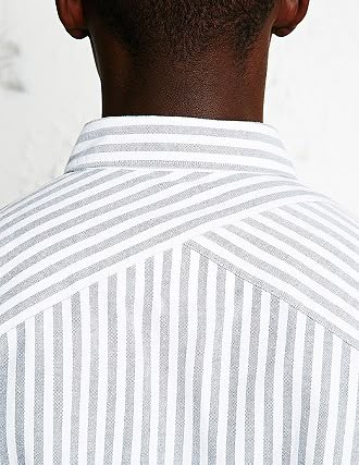 Interesting striped yoke on shirt back. Detail Couture, Men's Shirts And Tops, Shirt Detail, Clothing Details, Men Shirt Style, Mode Inspiration, Fesyen Wanita, Best Fashion, Sewing Clothes