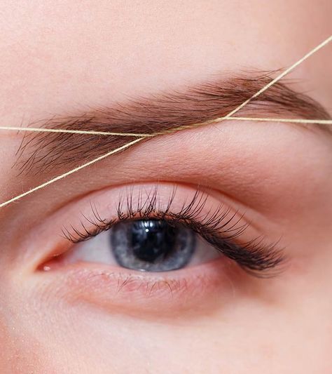 EYE THREADING How To Thread Eyebrows, Thread Eyebrows, How To Do Eyebrows, Brow Threading, How To Thread, Tweezing Eyebrows, Eyebrow Hacks, Eyebrow Threading, Threading Eyebrows