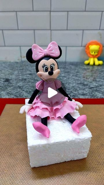 Minnie Mouse Fondant Tutorial, Fondant Doll, Fondant Figurine, Mickey Mouse Cake Topper, Mouse Cake Topper, Minnie Mouse Cake Topper, Topper Fondant, Minnie Mouse Birthday Cakes, Fondant Figures Tutorial