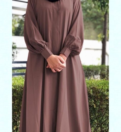 Burka Design Dubai Simple, Burqa Designs Simple, Black Abaya Designs Simple, Stylish Burqa Designs, Burqa Fashion, Simple Abaya Designs, Burqa Designs, Black Abaya Designs, Simple Abaya