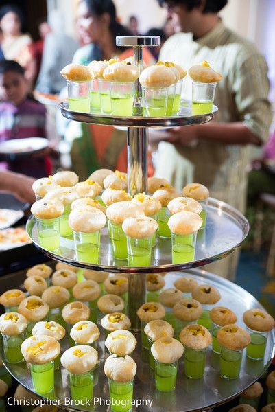 Marriage Food Wedding Ideas, Indian Food Wedding Buffet, Wedding Food Ideas Indian, Marriage Food Counter, Indian Catering Food Displays, Pani Puri Station Wedding, Chaat Station Wedding, Wedding Buffet Indian, Indian Food Serving Ideas Creative