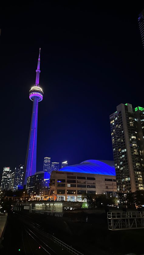 Toronto nightlife, city skyline Aesthetic Toronto Pictures, Toronto City Aesthetic, Downtown Toronto Aesthetic, Toronto Canada Aesthetic, City Lights Quotes, Toronto Wallpaper, Toronto At Night, Canada Toronto City, Toronto Aesthetic