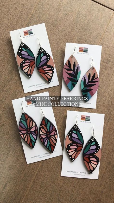 Hand Painted Earrings Wood, Wood Jewelry Diy, Artsy Earrings, Terracotta Jewellery Designs, Diy Earrings Easy, Earrings Diy Handmade, Diy Jewellery Designs, Wood Jewelery, Diy Earrings Polymer Clay