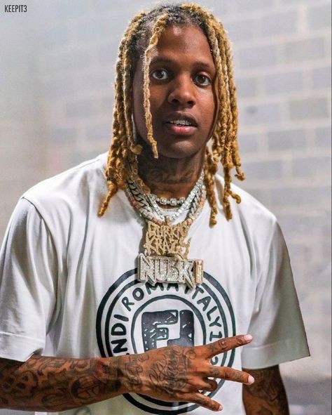 Lil Durk Lil Durk Wallpaper Cartoon, All Rappers, Rapper Aesthetic, Movie Board, Tupac Pictures, Rapper Style, Wallpapers Cartoon, Half Sleeve Tattoos For Guys, Baddie Outfits Ideas